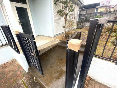 龍ヶ崎市城ノ内戸建のエントランス