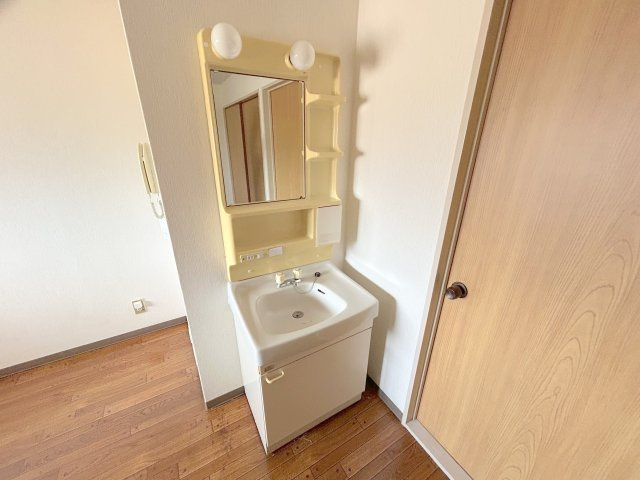 サンライズ生駒の独立洗面台