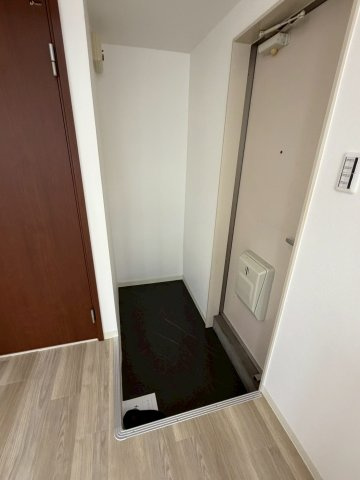 29ハイツの玄関
