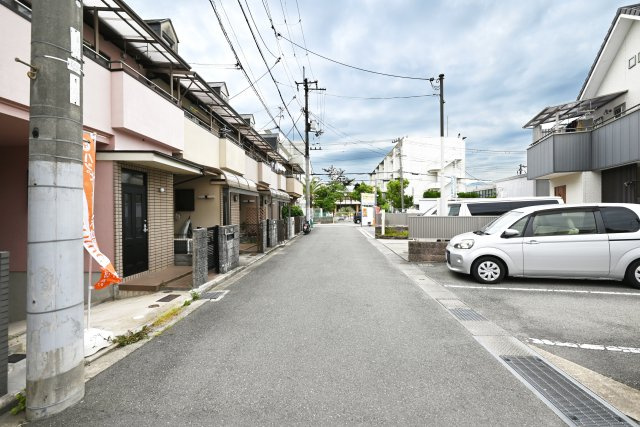 西宮市樋ノ口町2丁目中古戸建│3SLDK+駐車1台可の前面道路含む現地写真|北側前面道路　幅員5.0ｍ