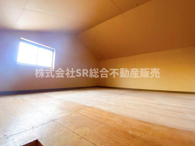 近江堂3丁目中古戸建の収納|容量たっぷりの屋根裏収納もあります！