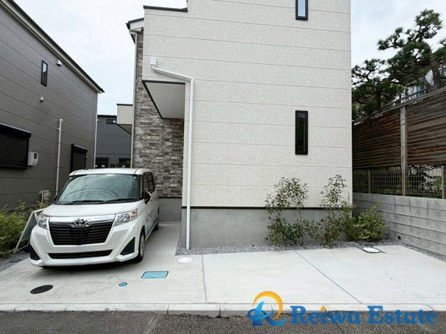 新築戸建　藤沢市辻堂太平台1丁目の駐車場|来客時も安心のカースペース2台分※車種による
