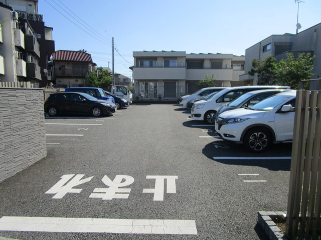 メゾン　シュシュの駐車場|★敷地内駐車場★