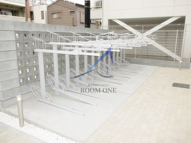 クレイシア横濱阪東橋のその他共用部分|駐輪スペースです。