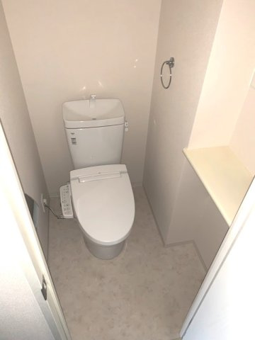 ウィルテラス用賀のトイレ|落ち着いた色調のトイレです