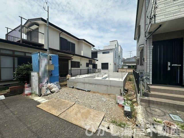 茅ヶ崎市南湖5丁目　新築戸建の前面道路含む現地写真|5月22日撮影　建築前　現地外観