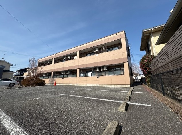 グランディール　パピヨンの駐車場