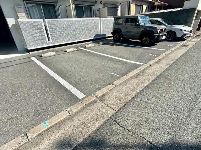 MISTRAL神屋町の駐車場
