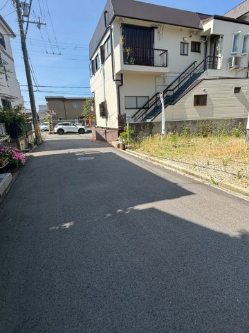 武庫の里2丁目の前面道路含む現地写真