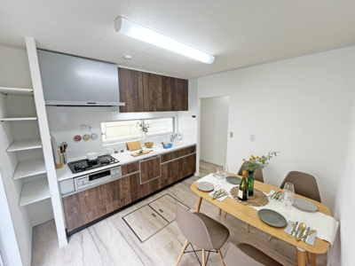 【キッチン】 | 綾瀬市上土棚中6丁目 中古戸建 全1棟 | ※室内の家具や雑貨等はCG加工で販売対象には含まれません