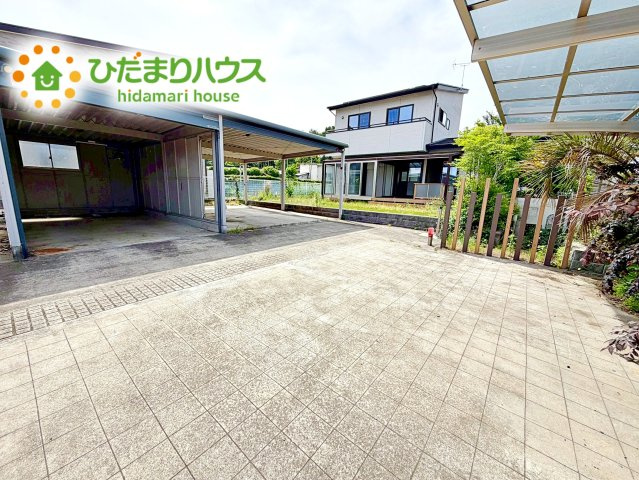 【駐車場】 | 石岡市山崎　中古戸建 | ガレージ付きのお家です！
