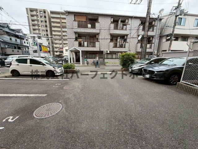 ブランカベルヴィルの駐車場|駐車場に車を止められます