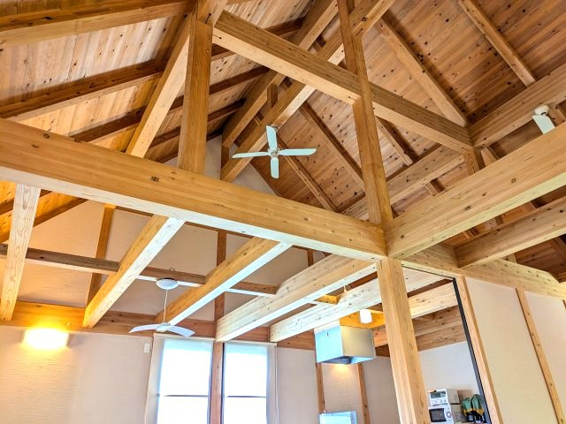 山武市美杉野　 中古戸建の内装|平成20年8月築２LDKインターガレージ付 敷地約99坪オール電化太陽光発電システムリビング約27帖