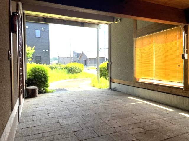 山武市美杉野　 中古戸建の駐車場|平成20年8月築２LDKインターガレージ付 敷地約99坪オール電化太陽光発電システムリビング約27帖