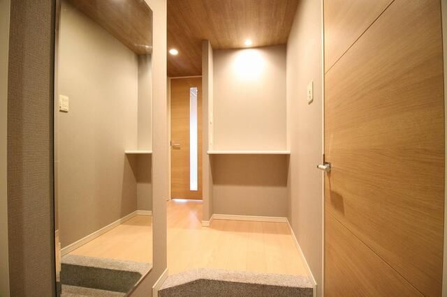 ライオンズ四谷タワーゲートの玄関