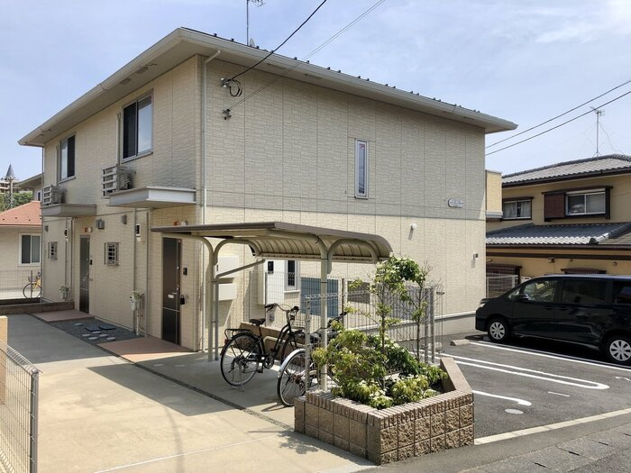 メゾン・デュ・プラターヌの駐車場