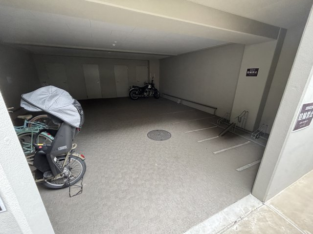 【駐車場】