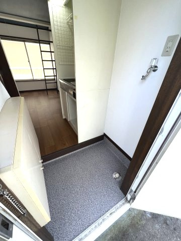 小金井市前原町２丁目のアパートの玄関|玄関