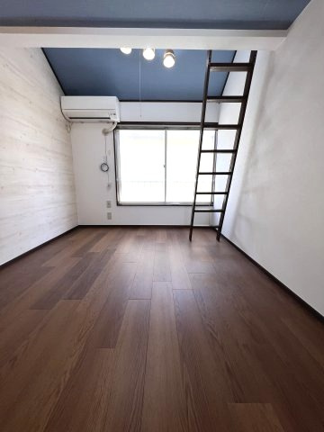 小金井市前原町２丁目のアパートの洋室