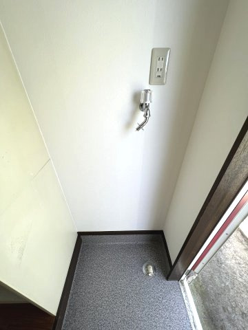 小金井市前原町２丁目のアパートの洗面所|洗濯機置き場