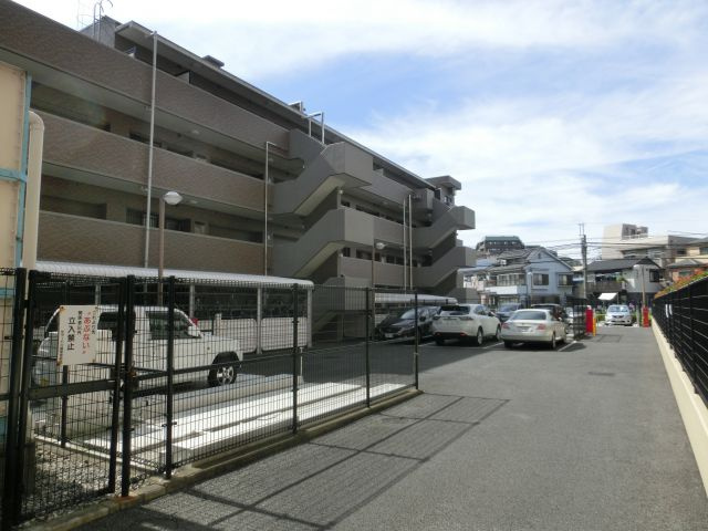 セラード川越の駐車場