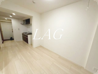 【居間・リビング】 | アバンテ向島 | 洋室のお部屋です。