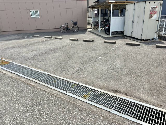 ミィーティアの駐車場