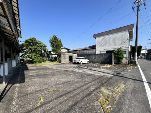 植田アパートの駐車場
