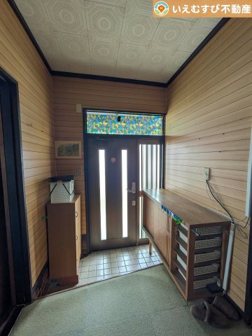 熊谷市樋春　中古戸建の玄関