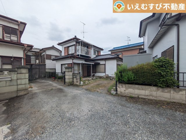 熊谷市樋春　中古戸建の前面道路含む現地写真