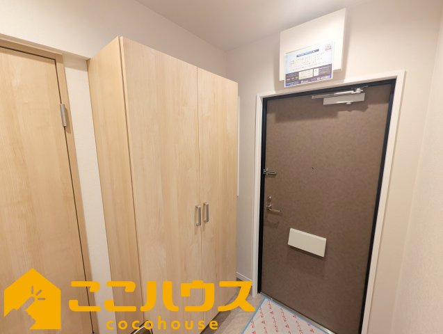 ライオンズタワー安里の玄関|大容量のシューズボックス