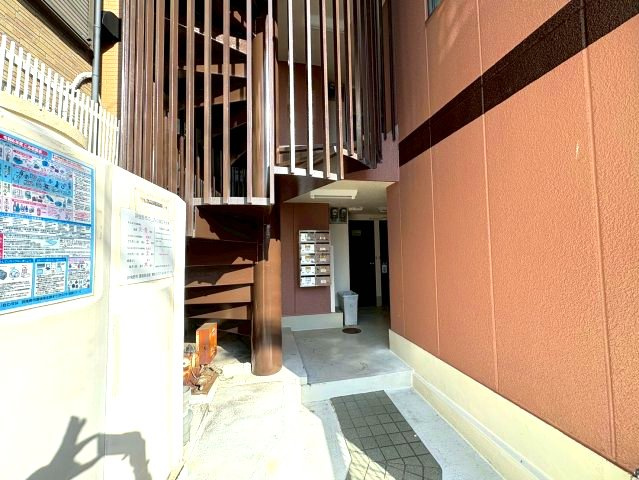 ウィズテリア東阪田のエントランス