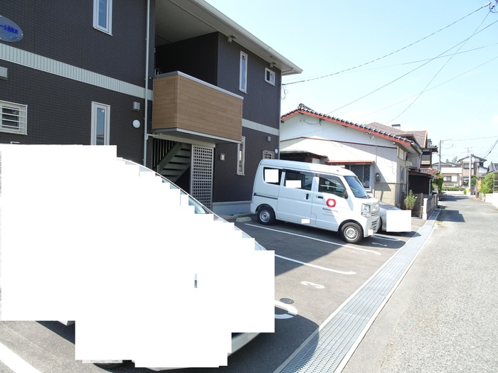 グランメール西岐波の駐車場