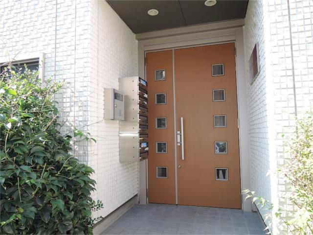 川崎市多摩区菅稲田堤１丁目の賃貸マンションのエントランス