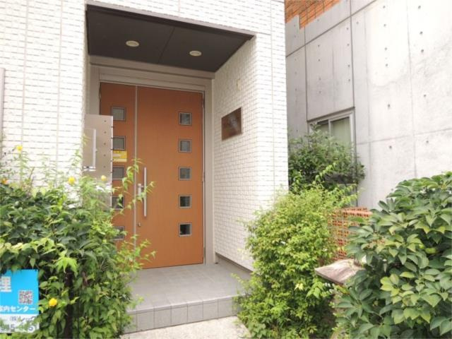 川崎市多摩区菅稲田堤１丁目の賃貸マンションのエントランス