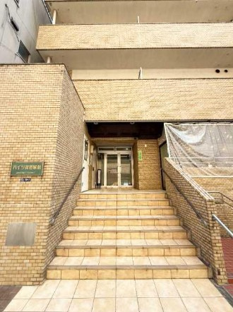 ハイツ両国駅前のエントランス|ドキドキの新生活も、安心してスタート。ぴったりの住まいを見つけませんか？クランディアが一緒に住まい選びをサポートします‼　まずは、お気軽にお問合せください　＃クランディア