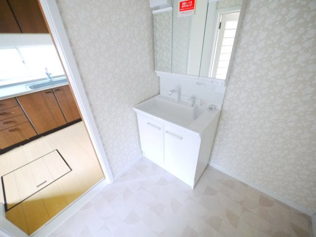 東金市道庭　中古戸建の独立洗面台|内外装リフォーム済み令和8年5月JR東金線求名駅徒歩約12分 軽は3台可都市ガス スーパー徒歩約10分