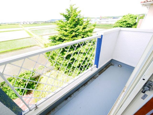 東金市道庭　中古戸建のバルコニー|内外装リフォーム済み令和8年5月JR東金線求名駅徒歩約12分 軽は3台可都市ガス スーパー徒歩約10分