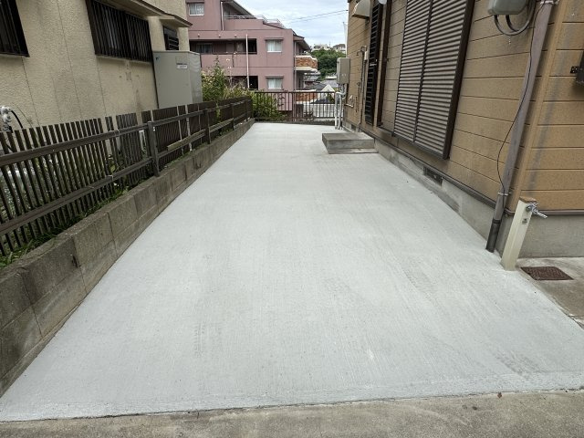 明石市朝霧南町４丁目戸建の駐車場