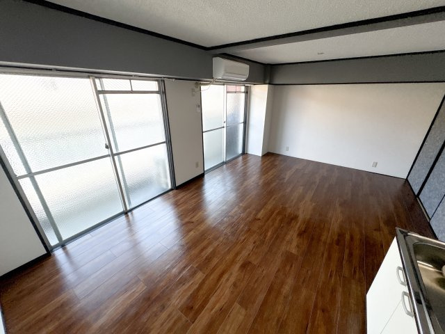河本マンションの居間・リビング