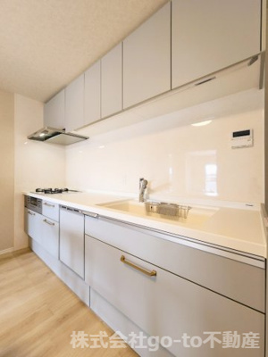 【キッチン】 | 高丘台住宅2号棟 | 落ち着いた色のオシャレなキッチンで、作業も楽しくなります♪