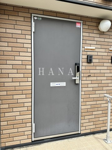 レオネクストリルハウスⅡの玄関