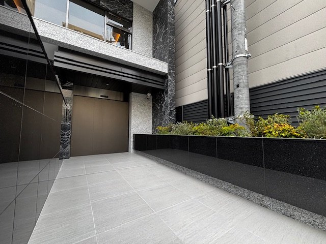 S-RESIDENCE松屋町asenceのエントランス