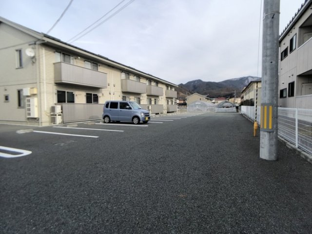 イスズ サンピア Ｂの駐車場|駐車場