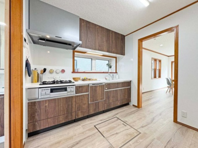 【キッチン】 | 藤沢市遠藤 中古戸建 全1棟 | ※室内の家具や雑貨等はCG加工で販売対象には含まれません