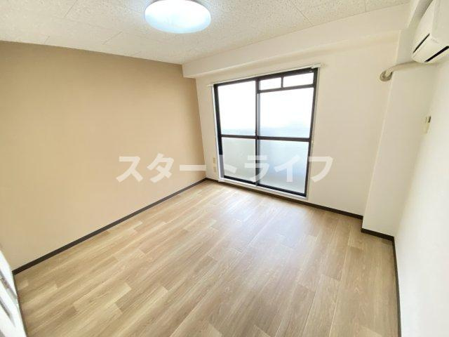 大阪市東淀川区柴島２丁目の賃貸マンションの居間・リビング