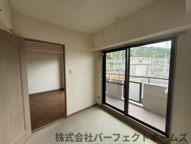 ロイヤルシャトー交野の洋室|明るい洋室です