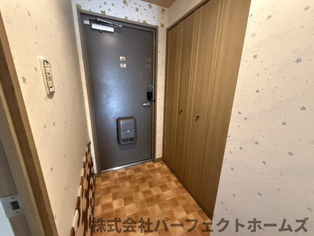 ロイヤルシャトー交野の玄関|きれいな玄関です