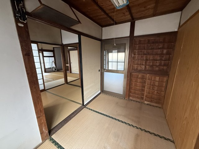 東山町平家一戸建の和室