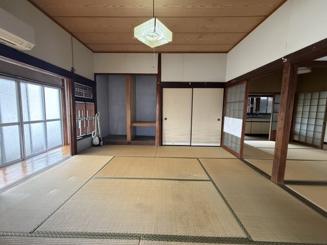 東山町平家一戸建の和室